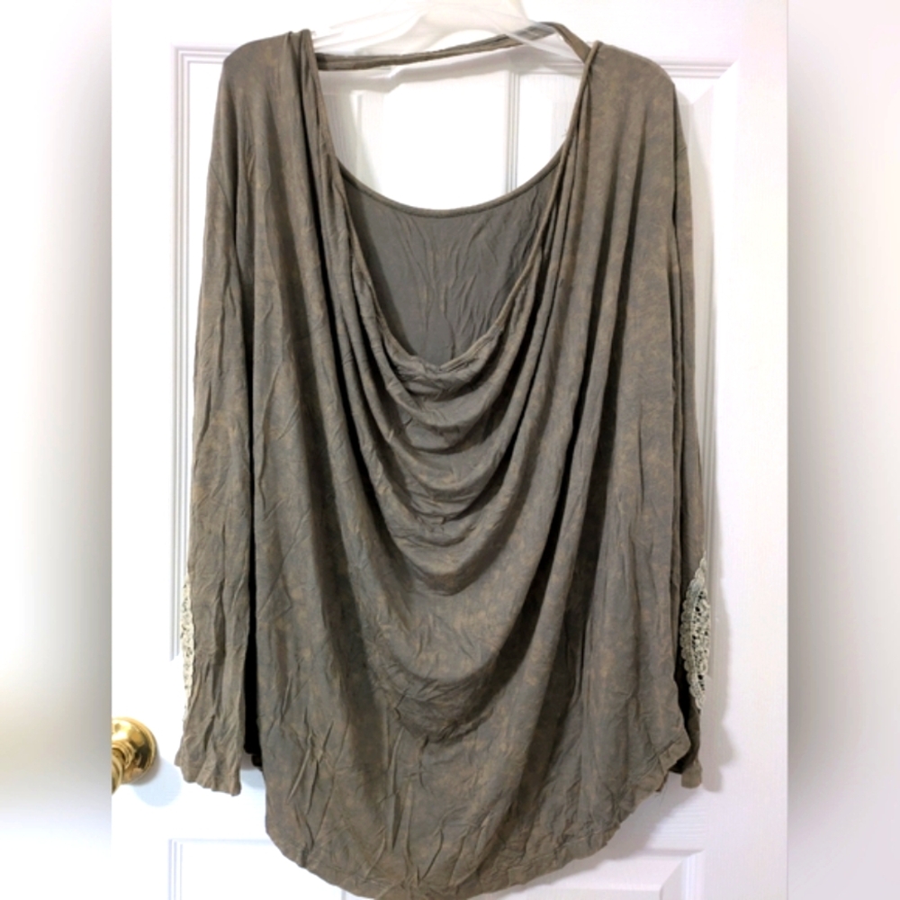 POL Olive Draped L Top W/Crochet - Picture 2 of 4